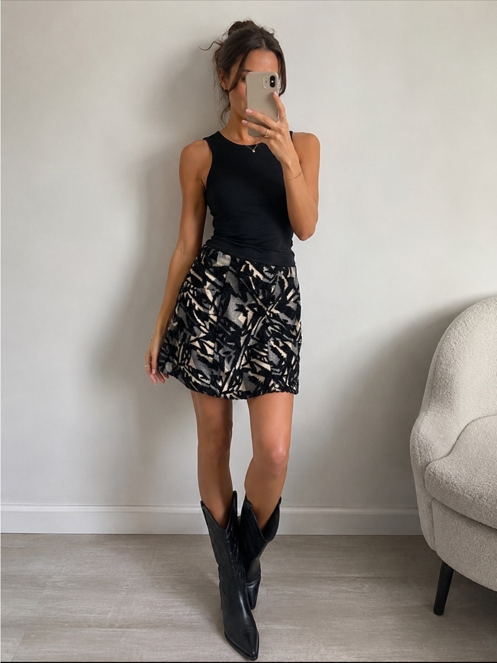 Zara Basic Textured Abstract Mini Skirt – XS
